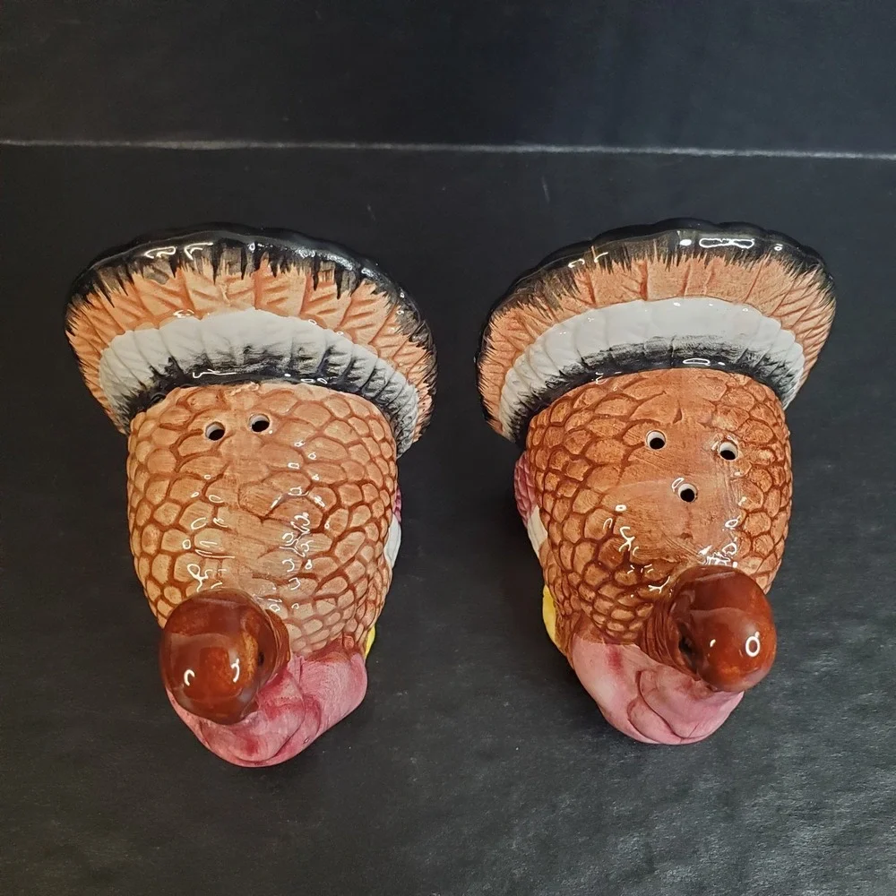 Thanksgiving Courting Turkey Bird Salt & Pepper Shaker Set Marked SAC Taiwan